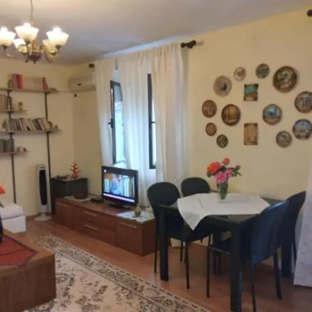 Apartment Cozy Apartment, Near Us Embassy!