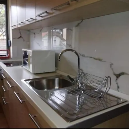 Cozy Apartment, Near Us Embassy! Apartament Tirana
